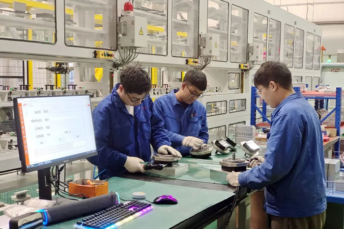 全面落實(shí)創(chuàng)新驅(qū)動(dòng)發(fā)展戰(zhàn)略 九專部柔性自動(dòng)化線擴(kuò)產(chǎn)升級(jí)