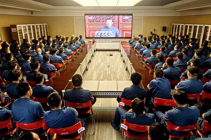 銘記歷史 實(shí)業(yè)報(bào)國(guó) | 巨能股份全員集中觀看九三閱兵儀式